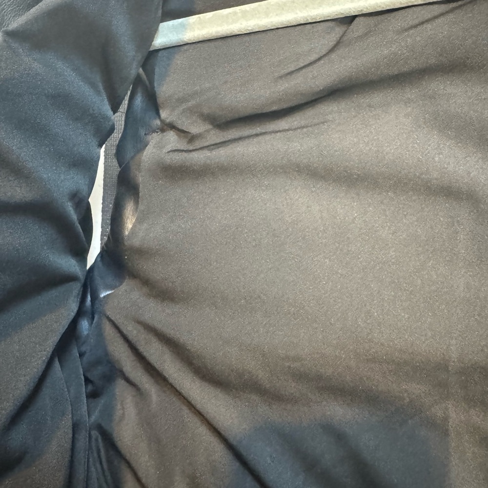 Zara Women’s Puffer Vest Size Medium - Picture 5 of 5